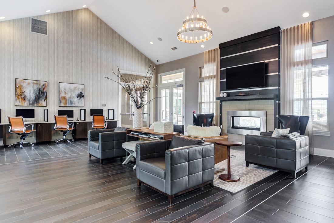 The Oaks Of Vernon Hills Apartments photo